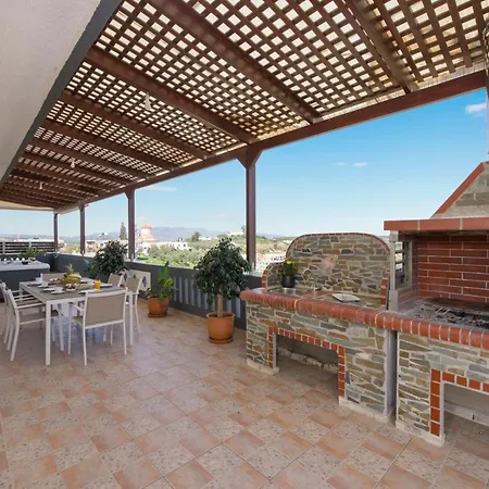 Marakas Winery Family House *